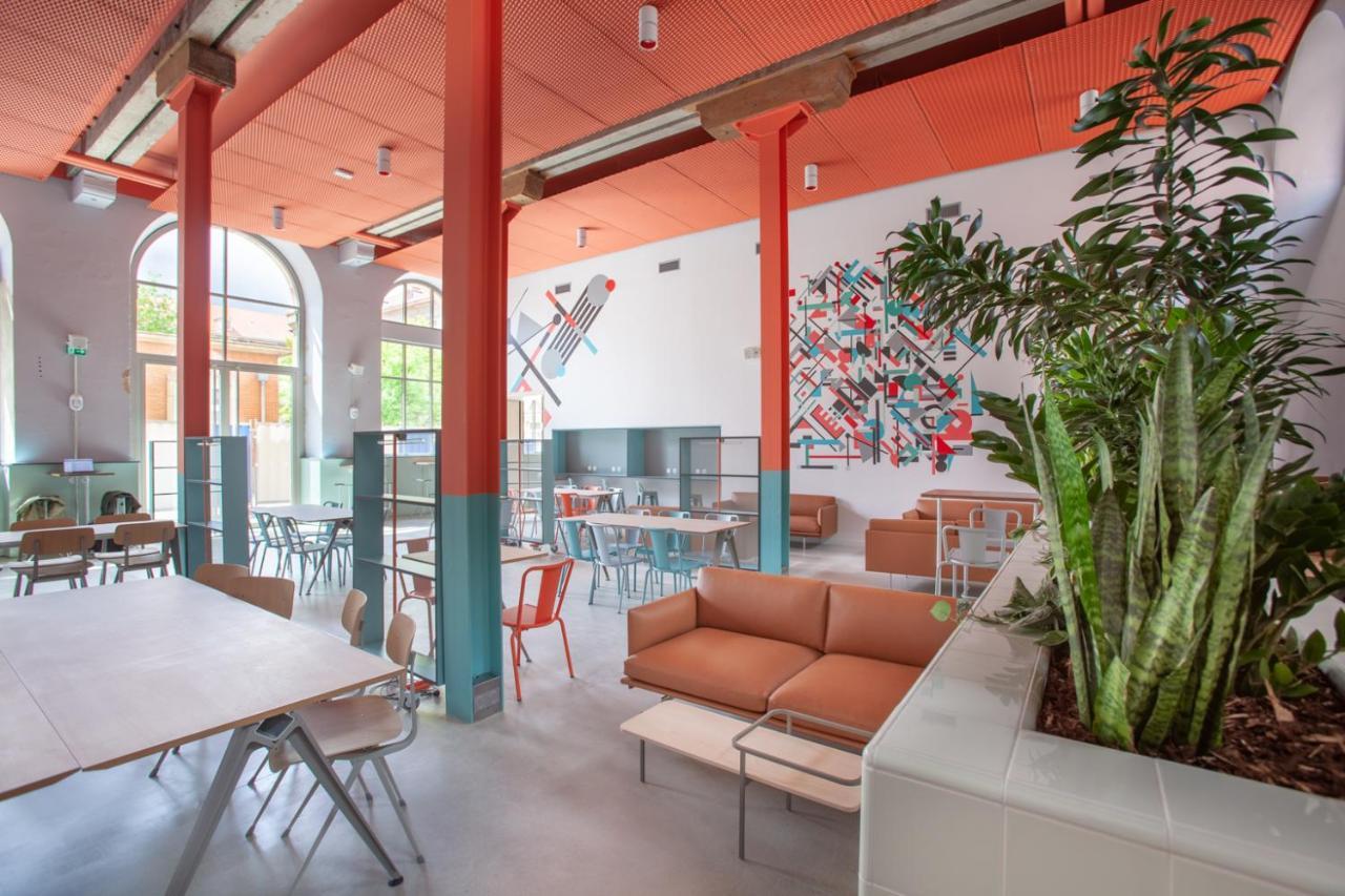 Hostal The People - *