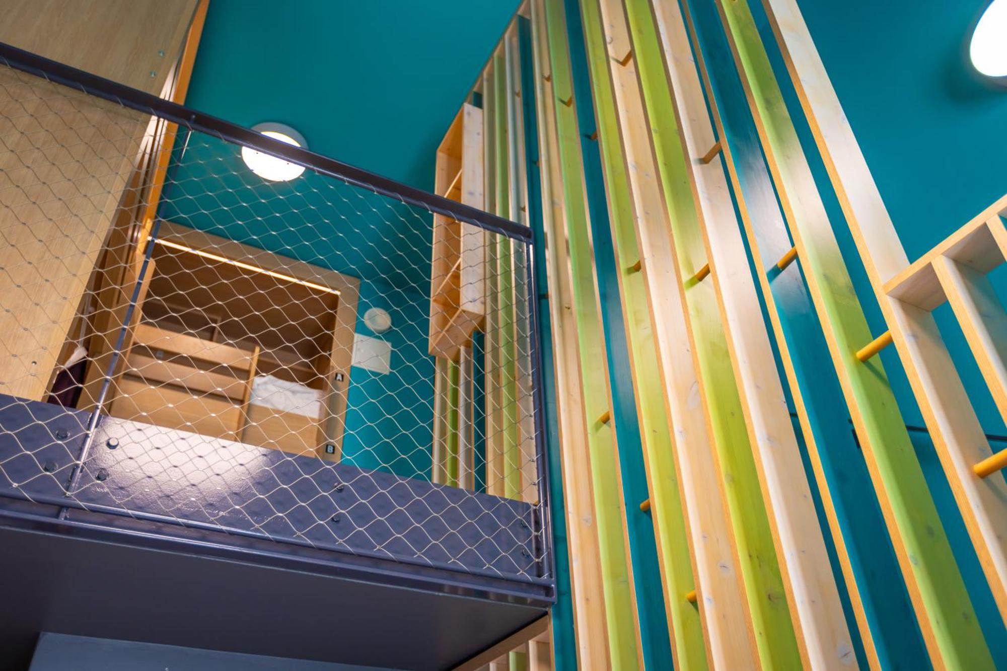 The People - Hostel *