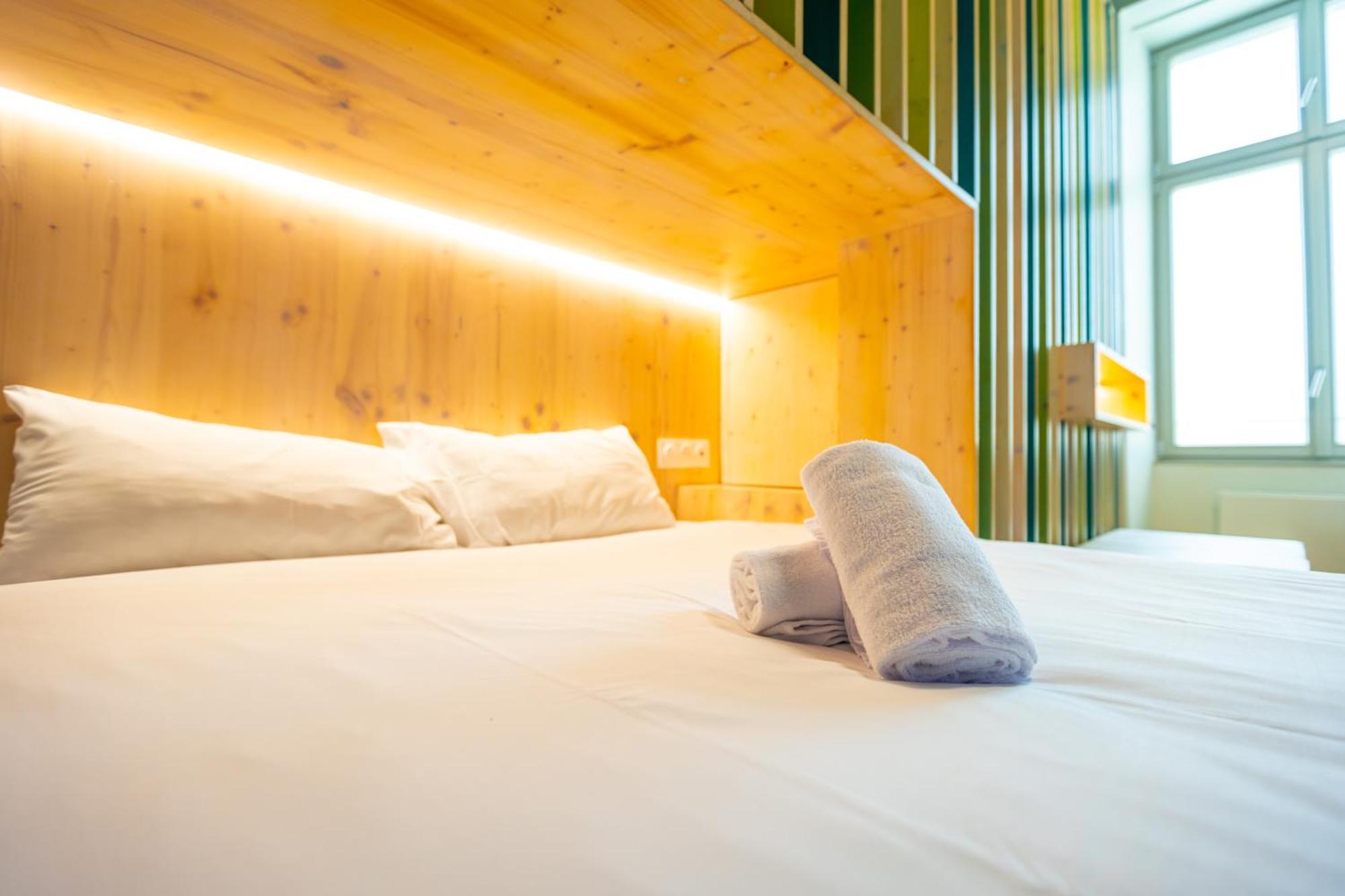 The People - Hostal Estrasburgo